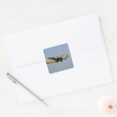 Diamond Lil B-24 Bomber, landend in Oshkosh, Vierkante Sticker (Envelop)