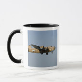 Diamond Lil B-24 bommenwerper landend in Oshkosh, Mok (Links)