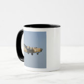 Diamond Lil B-24 bommenwerper landend in Oshkosh, Mok (Voorkant links)