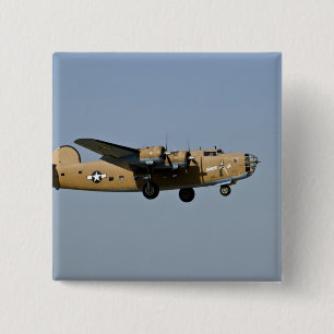 Diamond Lil B-24 bommenwerper landend in Oshkosh, Vierkante Button 5,1 Cm