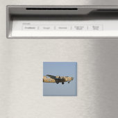 Diamond Lil B-24 bommenwerper, landend op Oshkosh, Magneet (Insitu (Vaatwasser))