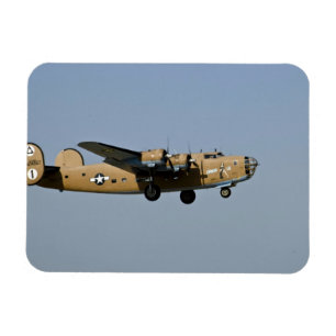 Diamond Lil B-24 bommenwerper landt in Oshkosh, Magneet