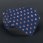 Diamond Lozenge Patroon Roos Goud Navy Blauw Stropdas<br><div class="desc">Deze trendy stropdas heeft een patroon van ruitvormige of ruitvormige vormen in rozen gouden faux folie op een marineblauwe achtergrond. Ideaal voor groomsmen in een marineblauw en roos gouden thema bruiloft.</div>
