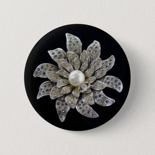 Diamond & Pearl Brooch Ronde Button 5,7 Cm (Voorkant)