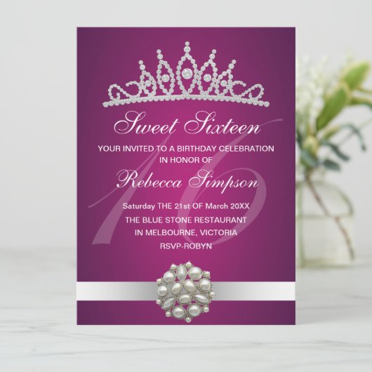 Diamond & Pearls Roze Tiara Verjaardag Uitnodiging (Staand voorkant)