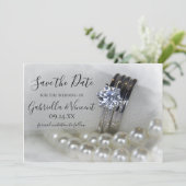 Diamond Rings and Pearls Wedding Save the Date (Staand voorkant)