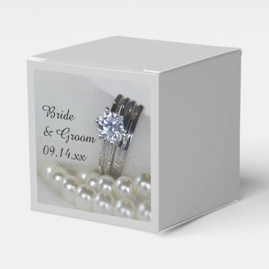 Diamond Rings en White Pearls Wedding Bedankdoosjes (Voorkant Zijde)