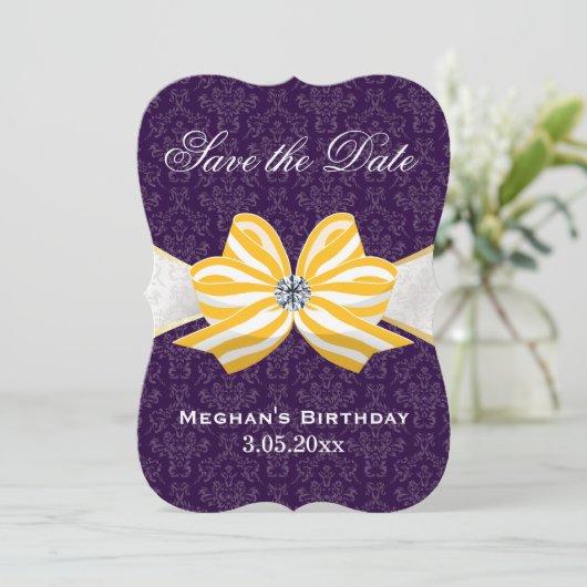 Diamond Yellow Ribbon met Paars Damascus Pattern Save The Date (Staand voorkant)