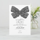 Diamonds Bow Script Zwart & Wit Huwelijk Kaart (Staand voorkant)