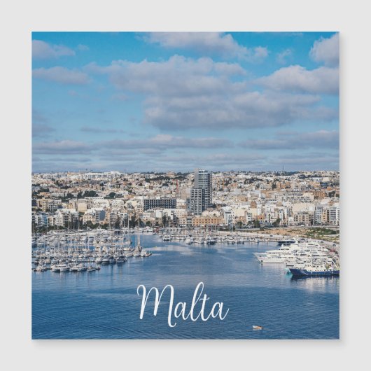 Diavoorhaven met moderne gebouwen en boten (Voorkant)