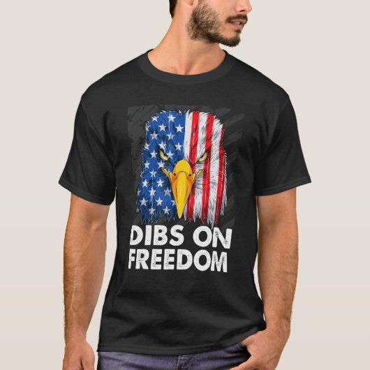 Dibs on Freedom 4th of July US Flag Firecrackers T-shirt (Voorkant)
