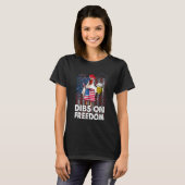 Dibs on Freedom Chicken 4th of July US Flag Firecr T-shirt (Voorkant volledig)