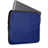 Dichtbij blauwe gebreide wol laptop sleeve (Voorkant Rechts)
