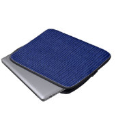 Dichtbij blauwe gebreide wol laptop sleeve (Voorkant onderkant)
