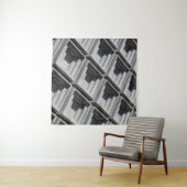 Dichte foto van grijs gebouw wandkleed (In situ)