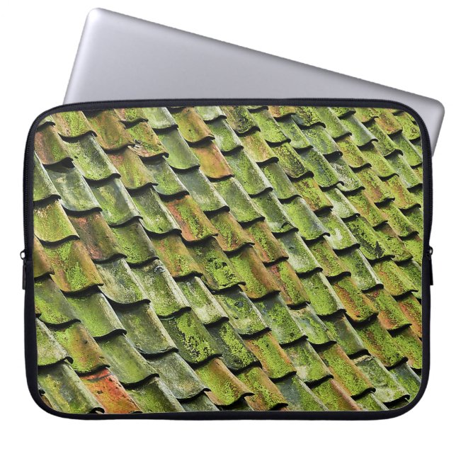 Dichte foto van het groene dakje laptop sleeve (Voorkant)