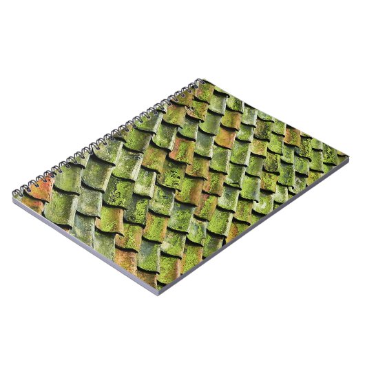 Dichte foto van het groene dakje notitieboek (Linkerzijde)