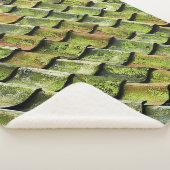 Dichte foto van het groene dakje sherpa deken (3/4)