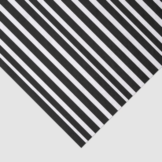 Dick zwart-witpapier met strips tissuepapier (Detail)