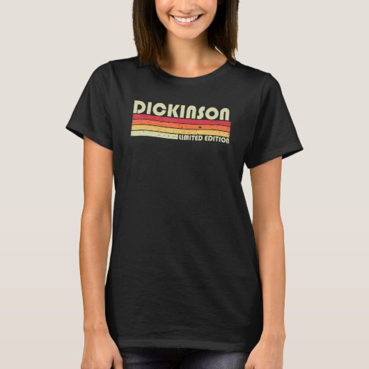 Dickinson Surname Retro  80s Birthday Reun T-shirt (Voorkant)