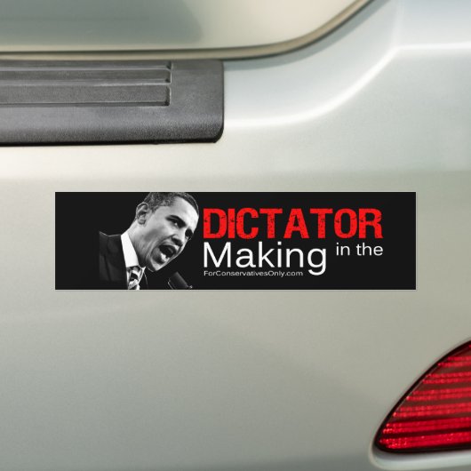 "Dictator in het maken" Bumpersticker (Op auto)