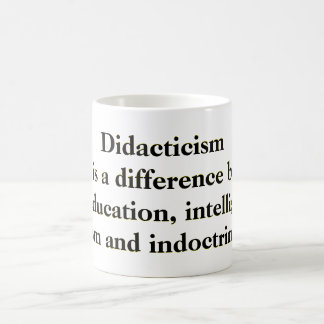 Didacticisme daar is een verschil tussen echte koffiemok