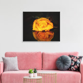 Die gelbe Rose Canvas Afdruk (Insitu (Woonkamer))