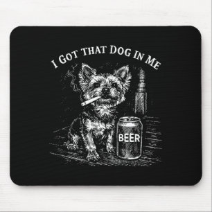 Die hond in grappige yorkie die sigaret rookt mem muismat