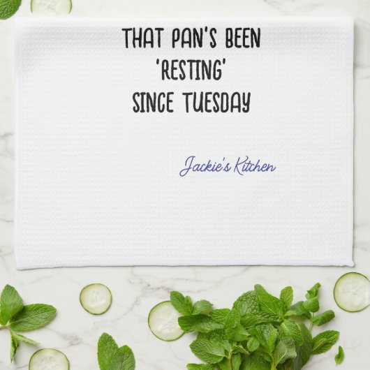 Die pan is sinds dinsdag ‘aan het rusten’ grappig theedoek (Gevouwen)