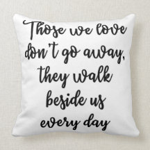 Die waar we van houden gaan niet weg, Pillow.