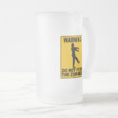 Dien de Zombiës niet aan Matglas Bierpul (Voorkant rechts)