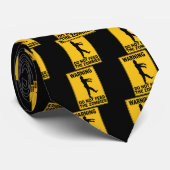 Dien de Zombiës niet aan Stropdas (Opgerold)