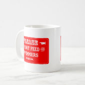 Dien de zwemmers niet aan koffiemok (Voorkant links)