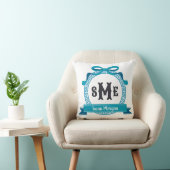 Diep Aqua Blauw Griekse Sleutel Boog Monogram Kussen (Stoel)