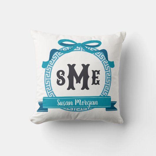 Diep Aqua Blauw Griekse Sleutel Boog Monogram Kussen (Voorkant)