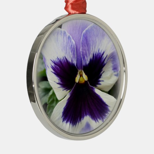 diep paars op witte paniek metalen ornament (Rechts)