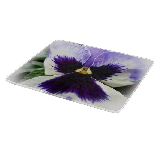 diep paars op witte viooltjes snijplank (Hoek)