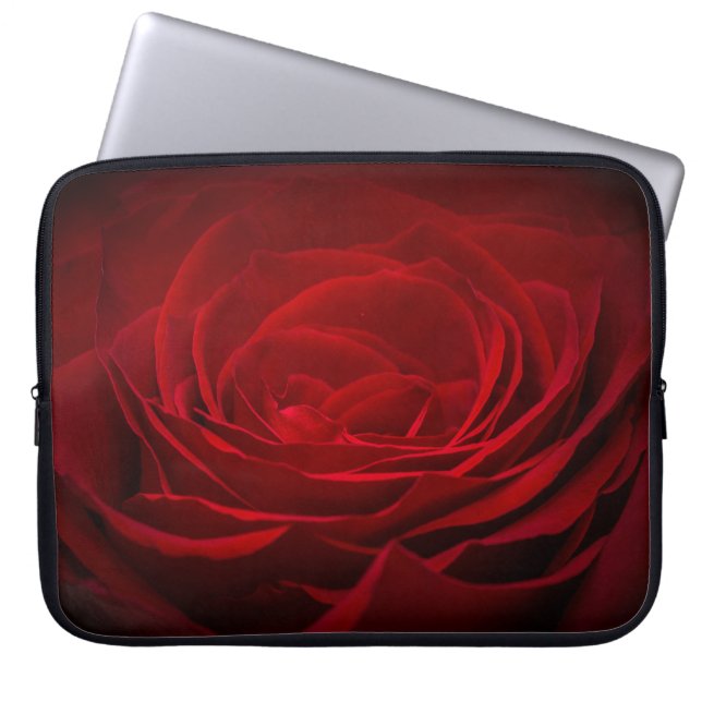 Diep rood Roos op zwart Laptop Sleeve (Voorkant)