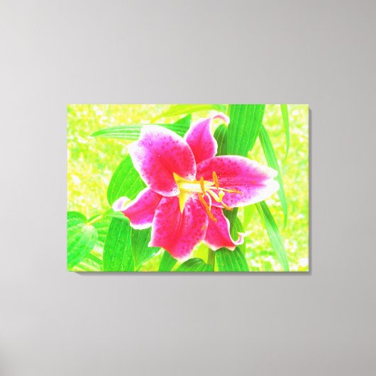 Diep Roze Stargazer Lily op Lime Green Canvas Afdruk (Voorkant)
