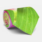 Diep Roze Stargazer Lily op Lime Green Stropdas (Opgerold)
