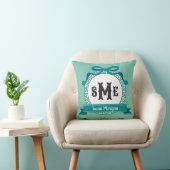 Diep Teal Omgekeerde Griekse Sleutel Boog Monogram Kussen (Stoel)