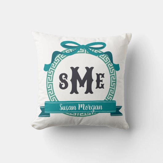 Diep Turquoise Griekse Sleutel Boog Monogram Kussen (Voorkant)