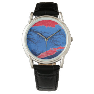 Diepblauw water, onderzeese loopgraven rood accent horloge