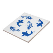 Diepblauwe en witte Japanse  koivis schattig Tegeltje (Zijkant)