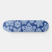 Diepe blauwe winterwinter, bevroren Snowflakes ker Persoonlijk Skateboard (Horizontaal)