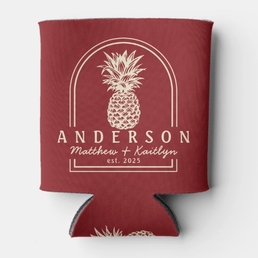 Diepe Cranberry Ananas Trouwboog & Naam Blikjeskoeler (Voorkant)
