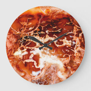 Diepe herfst in steen gebeiteld grote klok