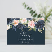 Diepe Navy Blush Bloemen Bruiloft RSVP Kaartje (Staand voorkant)