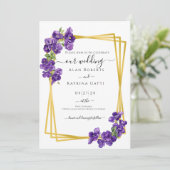 Diepe Paarse viooltjes bruiloft uitnodiging (Staand voorkant)