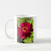 Diepe rode Zinnia bloem Koffiemok (Links)